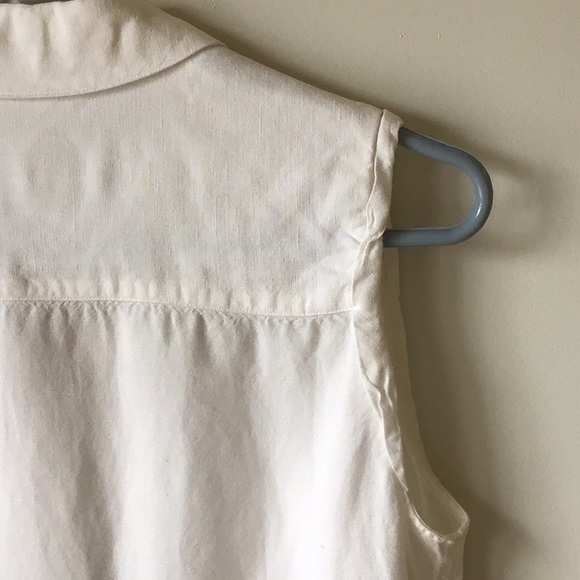 Linen blend button front sleeveless top. Stitched pleat detail. Pit to pit 19”. - Picture 5 of 7
